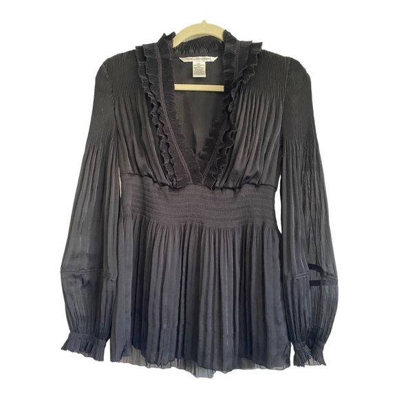 DVF Diane von Furstenberg Black Matador Blouse Pleated Ruffle Detail Size 4 - Picture 1 of 7